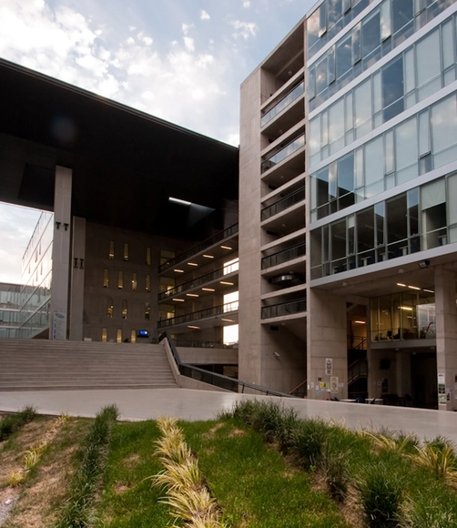 Edificio Campus Almagro Norte U. Central de Chile / Marsino Arquitectos Asociados - Universidad, Fachada