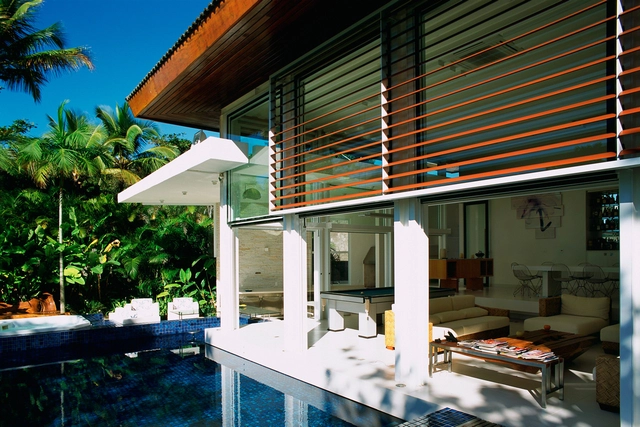 Casa Chapéu-de-Sol / Andrade/Scroback - Casas, Patio, Fachada