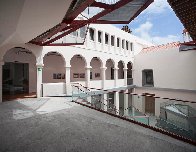Centro de Cultura Contemporánea San Martín / Casariego - Guerra Arquitectos - Centro Cultural, Fachada, Arco, Barandas, Arcada