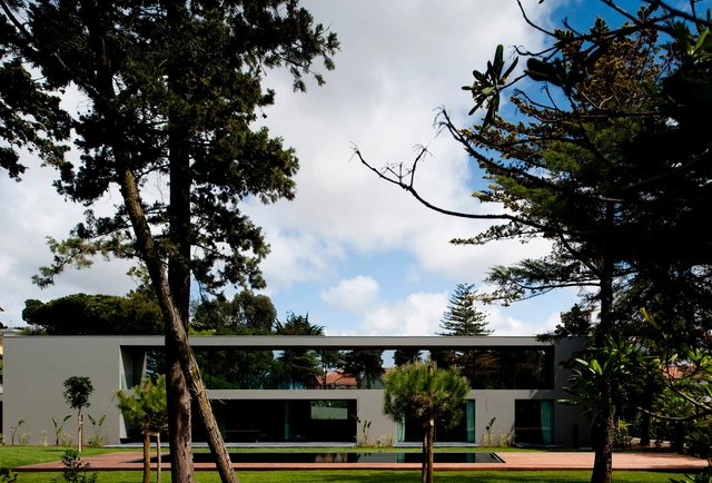 Casa en Estoril / Frederico Valsassina Arquitectos - Casas, Jardín, Fachada