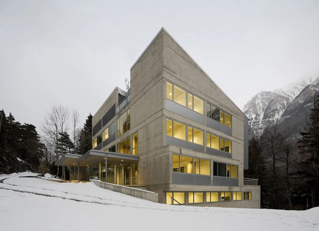 Edificio Sede del Laboratorio Subterráneo de Canfranc / Basilio Tobías - Edificios Institucionales, Fachada
