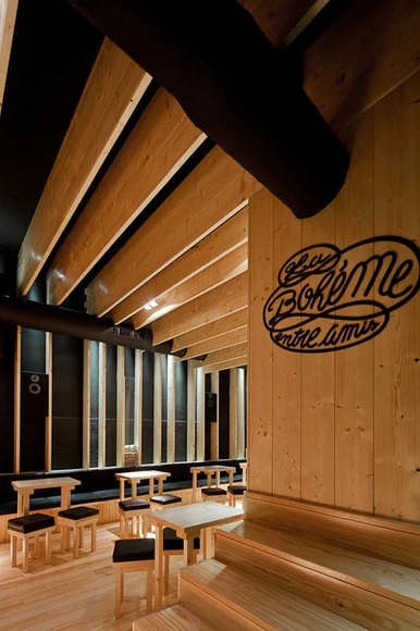 Bar La Boheme / AVA Architects - Renovación, Fijación Vigas, Pilares, Fachada, Iluminación, Mesas, Bancas
