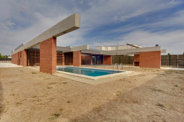 Vivienda unifamiliar en Alpicat / Carles Enrich + Albert Brito - Casas, Fachada