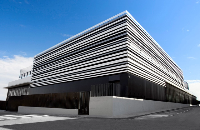Centro acuático deportivo “L´ARGILA” / AC-ARCHITECTURE - Comunidad, Fachada