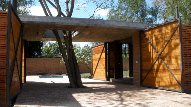 Casa del Pescador / Arq. José Cubilla & Asociados - Casas, Fachada, Fijación Vigas