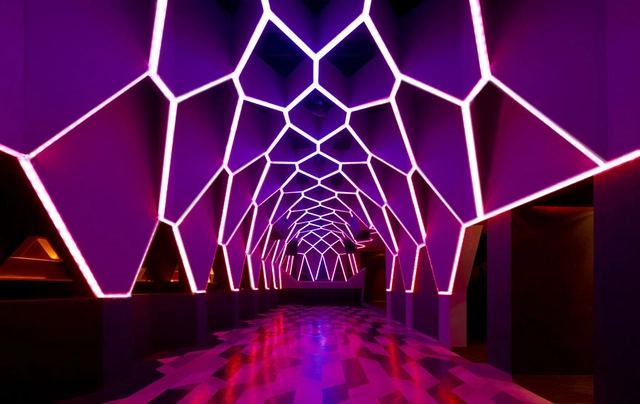 Club JOSEFINE / Fred Mafra - Iluminacion, Fachada, Arco, Iluminación