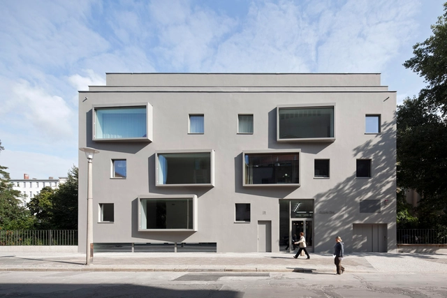 Edificio y Galería en Berlín / BCO Architekten - Apartamentos, Fachada, Escaleras, Puerta