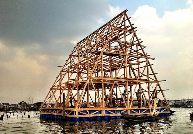 Escola Flutuante em Makoko / NLÉ Architects - Arquitetura Educacional