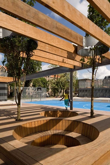 Van Beuningenplein / Concrete - Comunidad