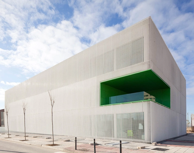 Centro de Servicios Sociales en Móstoles / dosmasunoarquitectos - Centro Comunitario, Fachada