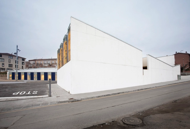 Centro de Salud de Sentmenat / Sauquet Arquitectes - Centro De Salud, Fachada