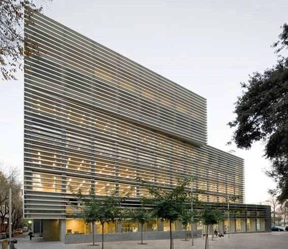 Inauguran Edificio de Oficinas de la Seguridad Social Drassanes en Barcelona / BCQ Arquitectes - Edificio De Oficinas, Fachada