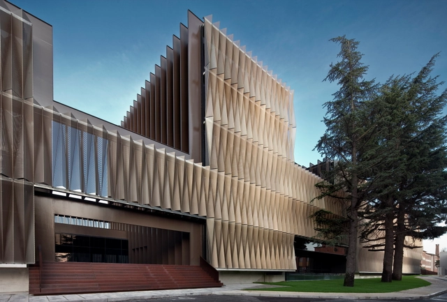 CIB - Centro Investigación Biomédica / Vaíllo & Irigaray + Daniel Galar Irurre - Centro De Investigación, Fachada