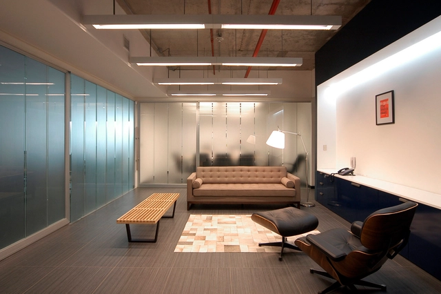 Oficinas Digital Bond / Álvaro Benítez + NEIM Arquitectos Asociados - Interiores De Oficina, Puerta, Iluminación