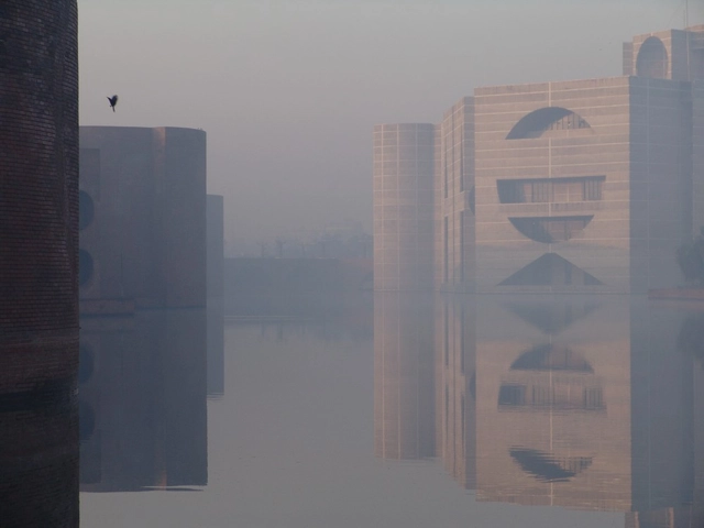Video: Louis Kahn Talks to a Brick - Featured Image