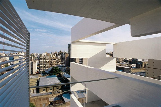 Altamira Building / Rafael Iglesia - Apartments