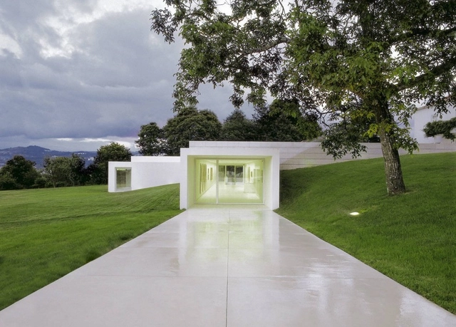 Galería Mario Sequeira / Atelier Carvalho Araújo - Galería, Jardín, Fachada