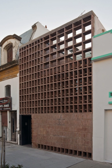 Casa de Ladrillos / Ventura Virzi arquitectos - Casas, Puerta, Fachada