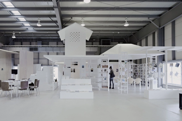 Librería BankArt Life3  / SPACESPACE - Diseño De Interiores