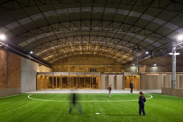 Instalações Esportivas de Eiras N10 / Comoco - Reabilitação