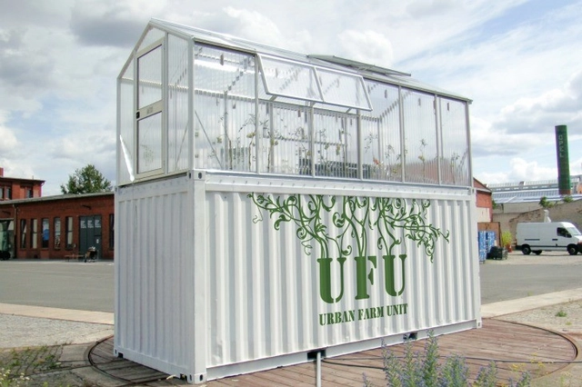 Unidades Urbanas agrícolas transforman viejos containers en Invernaderos de productos orgánicos - Imagen Principal