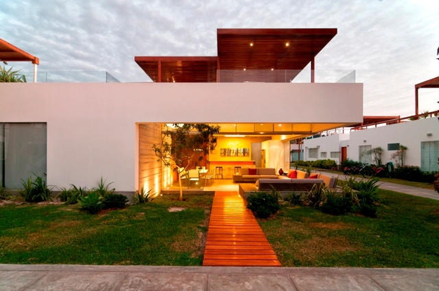 Casa Seta / Martín Dulanto  - Casas