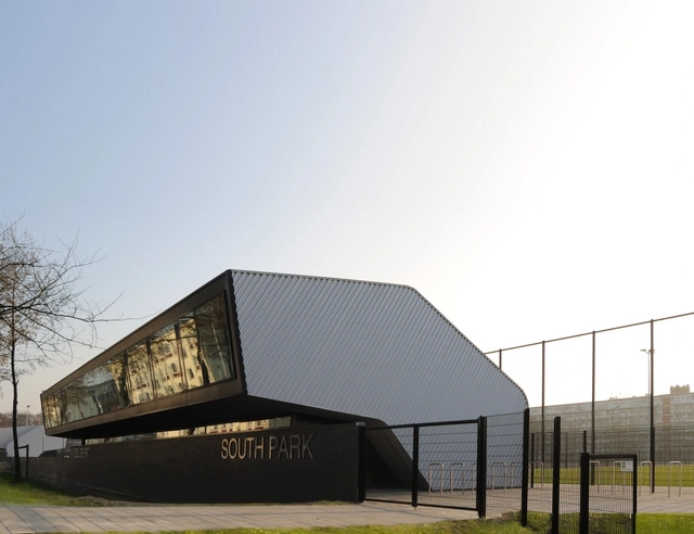 Dos Centros Deportivos Boshuizerkade / René van Zuuk Architects - Centro Multideportivo