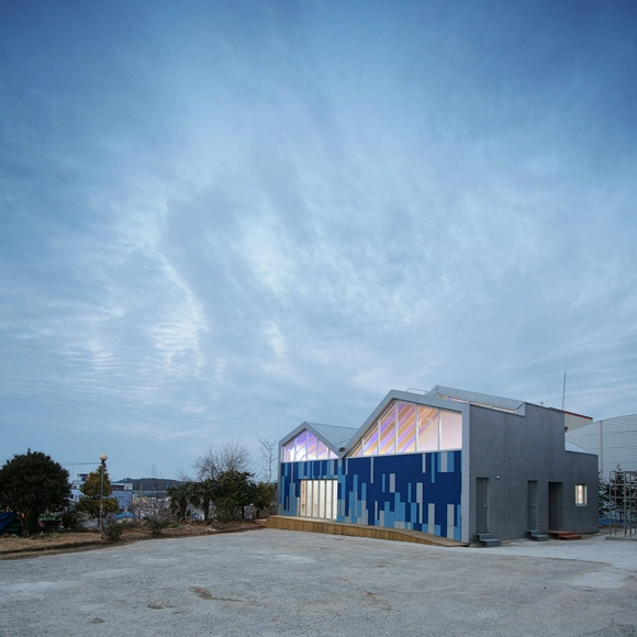 Centro Infantil Gangjin / JYA-RCHITECTS - Escolas
