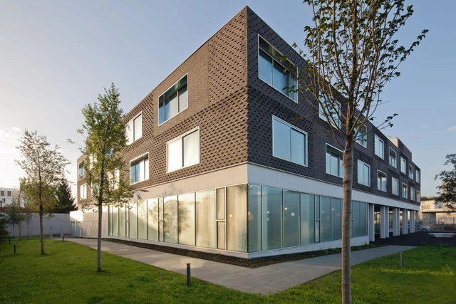 The extension of the Montreuil Polytechnic / Ateliers 2/3/4/ - University, Facade, Door