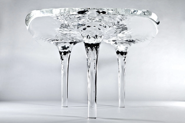 Zaha Hadid diseña mesa que pareciera ser de hielo - Imagen Principal