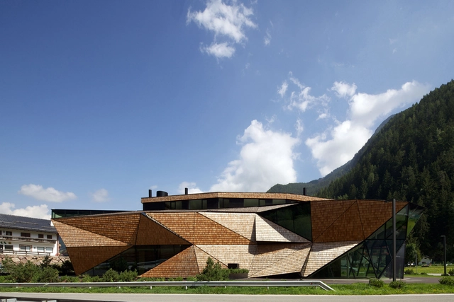 Perathoner / bergmeisterwolf architekten - Institutional Buildings, Facade