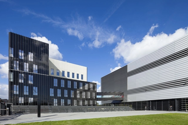 Datacenter AM3 / Benthem Crouwel Architects - Edificio De Oficinas