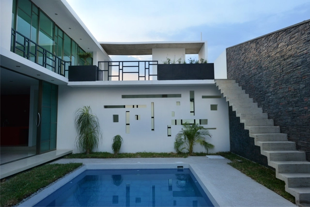 Casa MG / Luis Enrique Ramírez Cruz - Casas, Patio interior, Fachada, Puerta, Escaleras