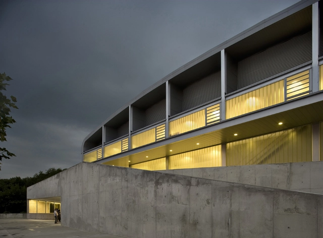 Municipalidad de Utebo Sports Center / Basilio Tobías - Gymnasium