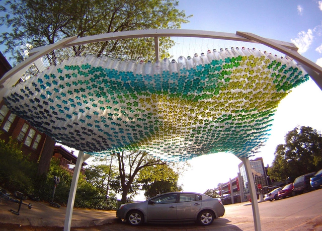 1500 botellas recicladas construyen cubierta paramétrica, diseñada por Garth Britzman - Imagen Principal