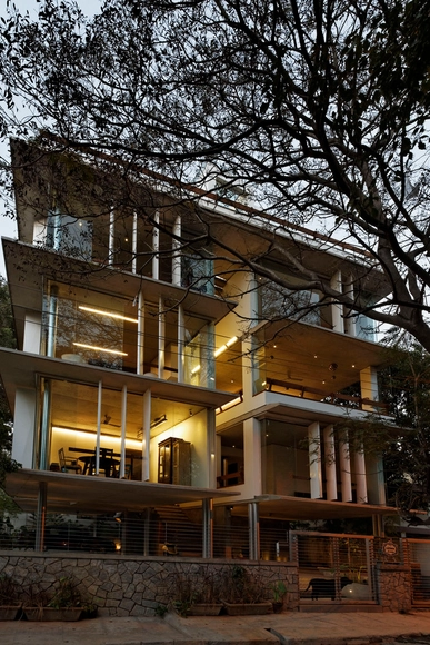 Nirvana Film Office / SJK Architects - Interiores De Oficina