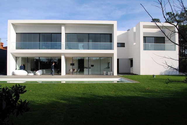 Casa en Touguinhó II / Raulino Silva, Arquitecto  - Casas