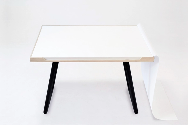 My Desk / Miguel Mestre - Imagen Principal