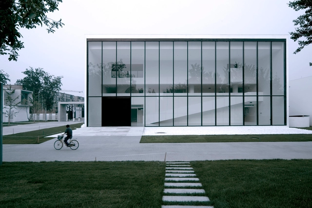 The Lushi Hill Club / Atelier Fronti - Recreación Y Entrenamiento