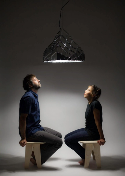 Lámpara Vilú: arquitectura mínima en el espacio / gt2P - Imagen Principal