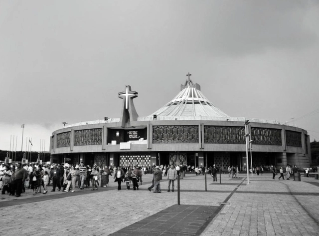 Clásicos de Arquitectura: Basílica de Santa María de Guadalupe / Pedro Ramírez Vázquez - Catedral, Fachada