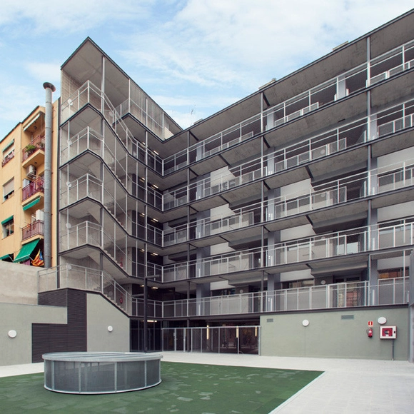 Edificio de Viviendas y Centro Educativo en la Barceloneta / EC Compta Arquitectes S.L. - Otros Edificios