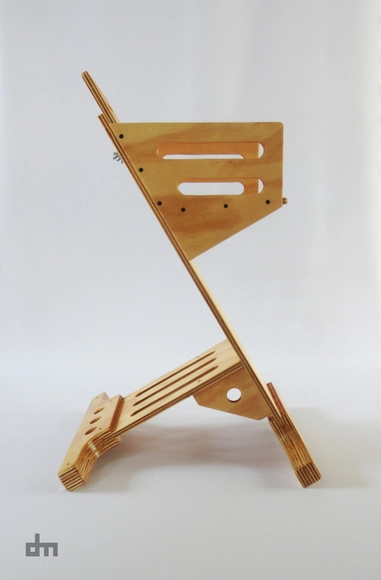 Silla para niños Trona / Daniel Molina - Imagen Principal