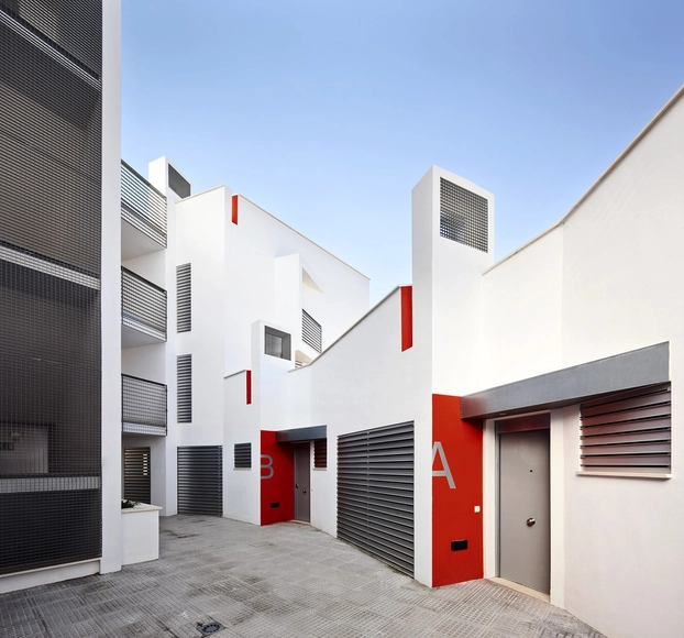 Can Cantó 14 Viviendas de protección social / Castell-Pons Arquitectes - Apartamentos