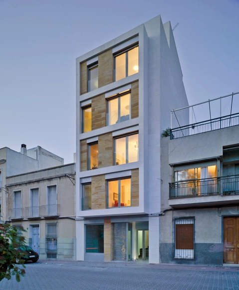 Edificio Residencial en Cieza / Xavier Ozores - Apartamentos