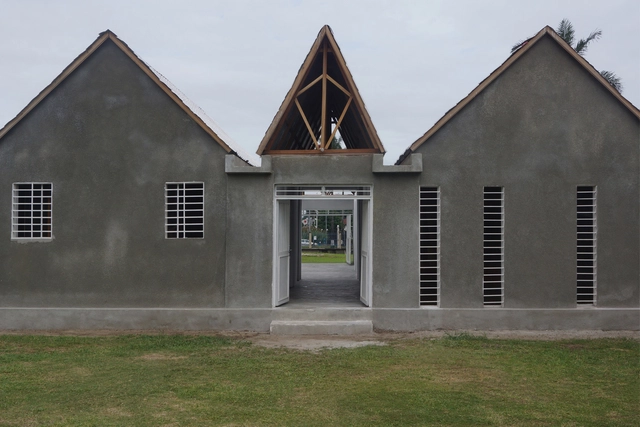 Japanese Cultural Center of D.R. Congo /  Keio University SFC Hironori Matsubara Laboratory - Cultural Center, Door, Facade