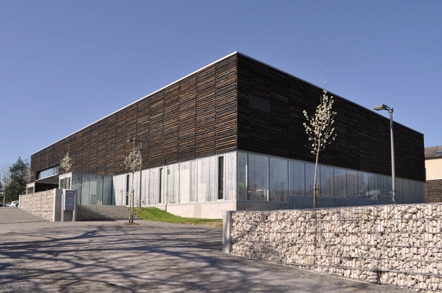 Casa de la Cultura y Conocimiento  / 2NE Architecture - Centro Para La Juventud