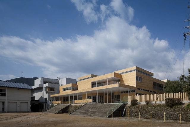 Owase Elementary School / Yasuyuki ITO/CAn - Kindergarten, Facade