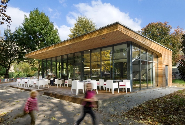 Coffee House / Light 4 Space - Café