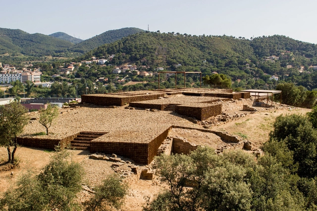 Adecuación del Yacimiento Romano de Can Tacó   / Toni Girones - Patrimonio